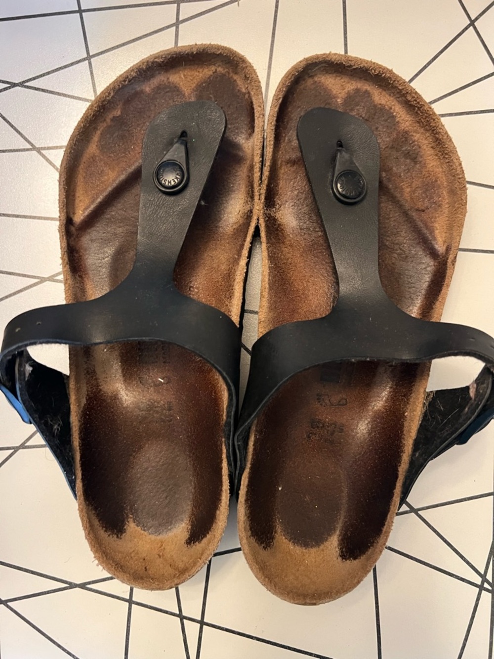 Birkenstock Gizeh Black leather Sandals with Brown Suede cork Footbeds Sz 38 W7
